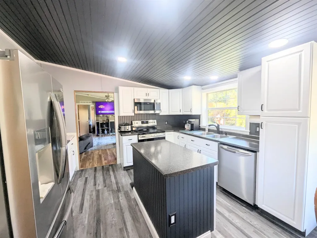 43 Crestwood Drive St. Johnsbury VT 05819