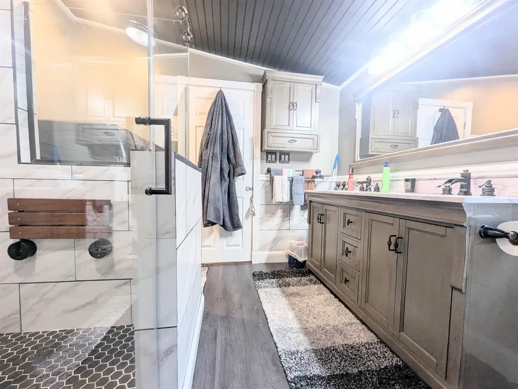 43 Crestwood Drive St. Johnsbury VT 05819