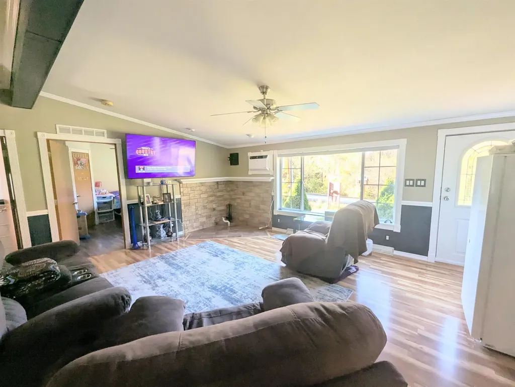 43 Crestwood Drive St. Johnsbury VT 05819