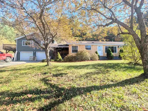 43 Crestwood Drive St. Johnsbury VT 05819