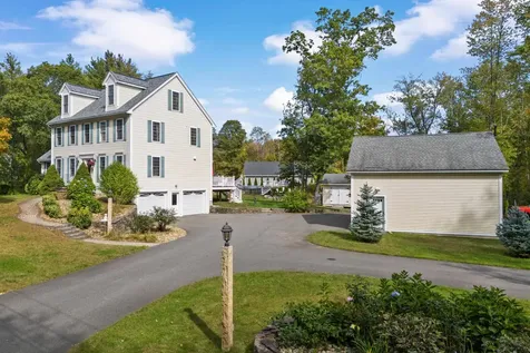 2 Hall Avenue Salem NH 03079