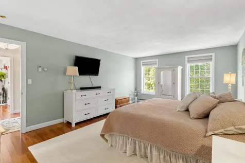 2 Hall Avenue Salem NH 03079