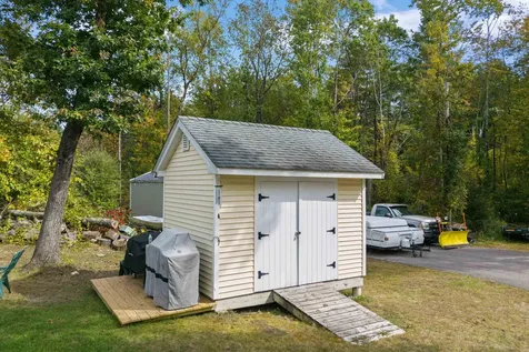 2 Hall Avenue Salem NH 03079