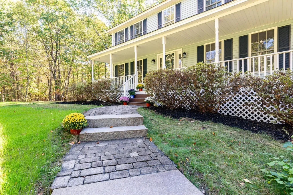 22 Peppermint Street Goffstown NH 03045