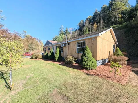 43 Crestwood Drive St. Johnsbury VT 05819