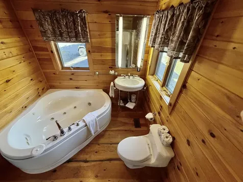 521 Beach Road Pittsburg NH 03592