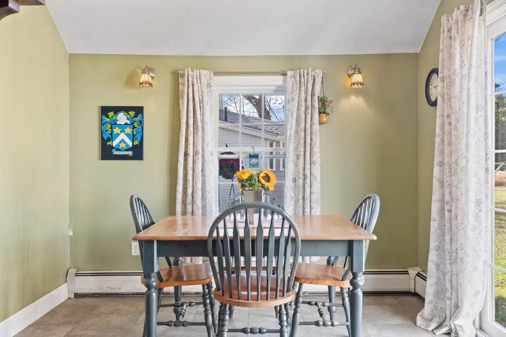 18 Governor Hill Road Eliot ME 03903