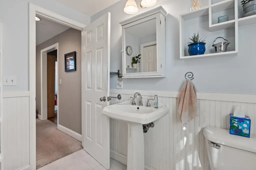 18 Governor Hill Road Eliot ME 03903