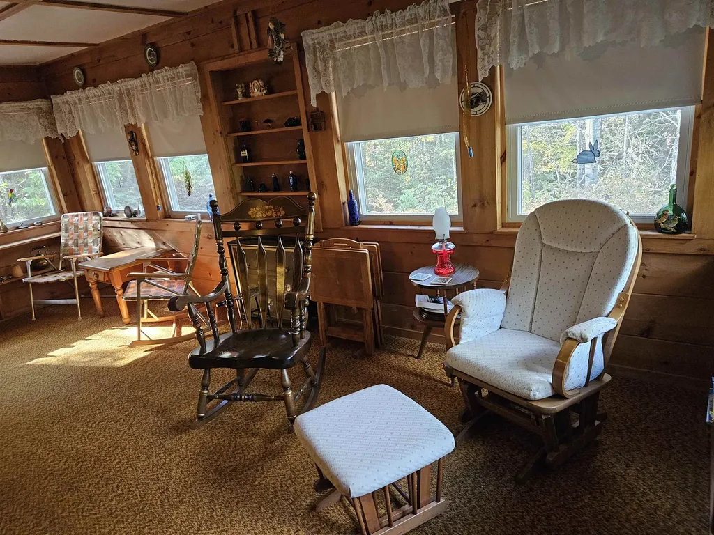 14 Halls Road Albany NH 03818