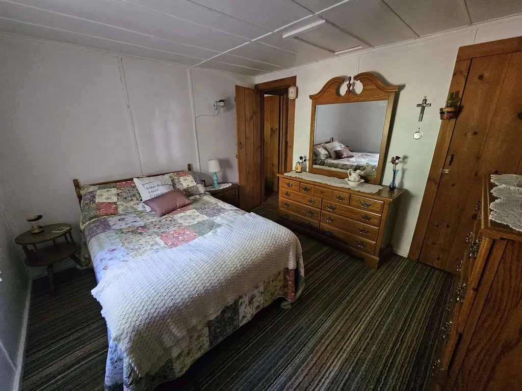 14 Halls Road Albany NH 03818