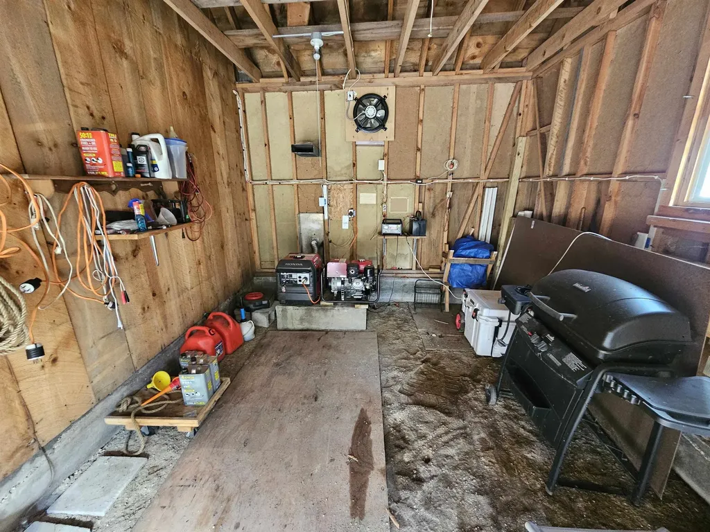 14 Halls Road Albany NH 03818