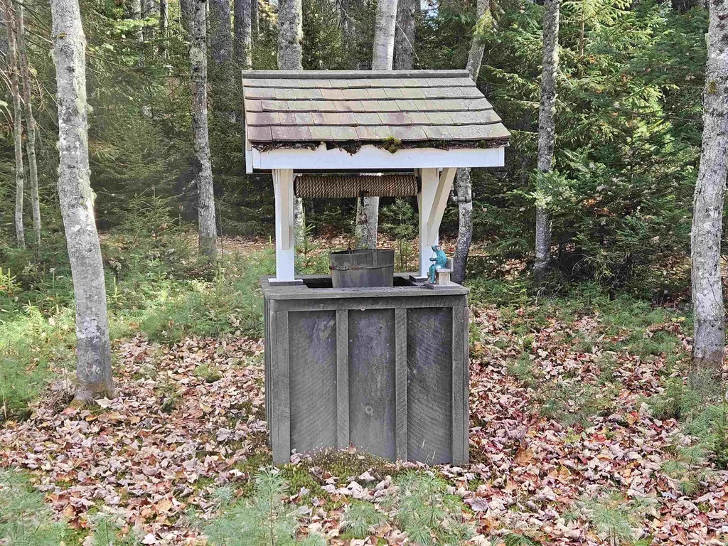 14 Halls Road Albany NH 03818