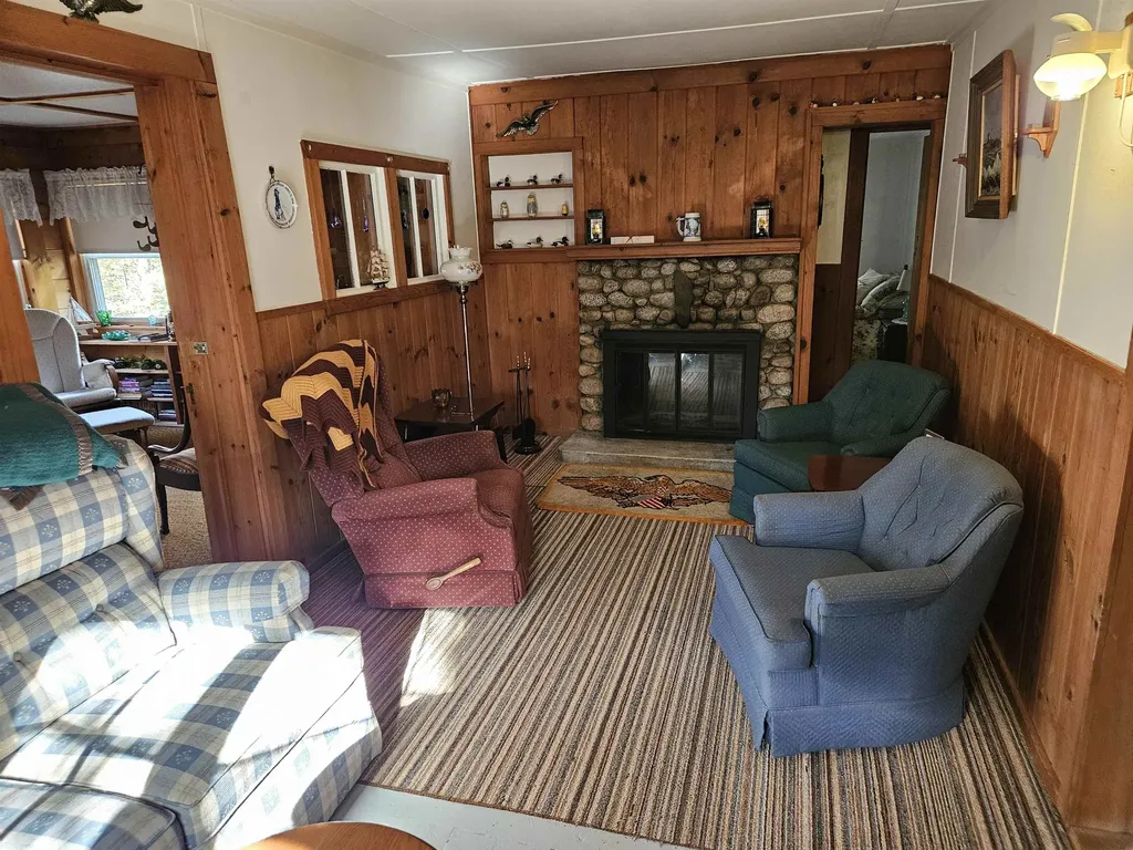 14 Halls Road Albany NH 03818