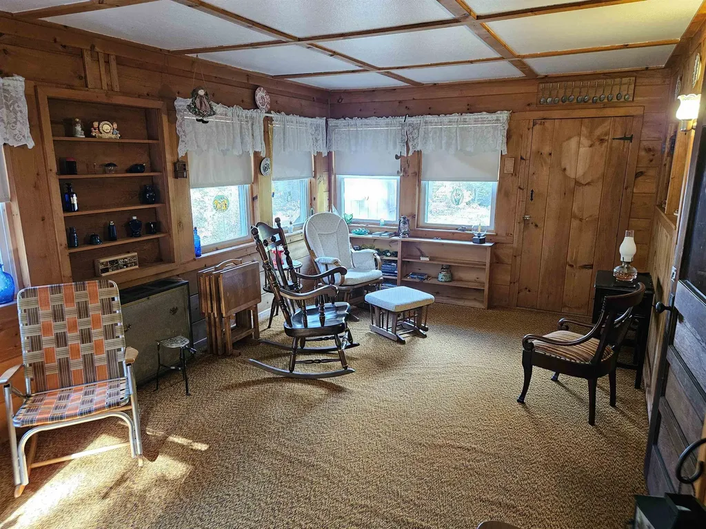 14 Halls Road Albany NH 03818