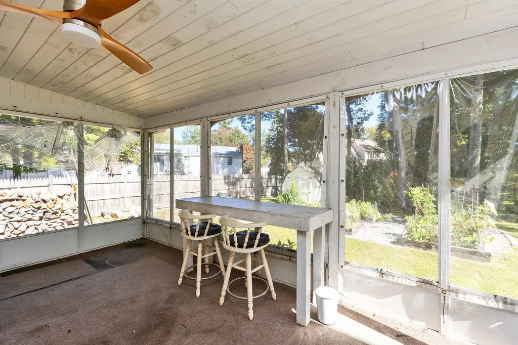157 Woodcrest Court Manchester NH 03109