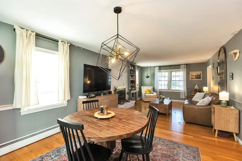 157 Woodcrest Court Manchester NH 03109