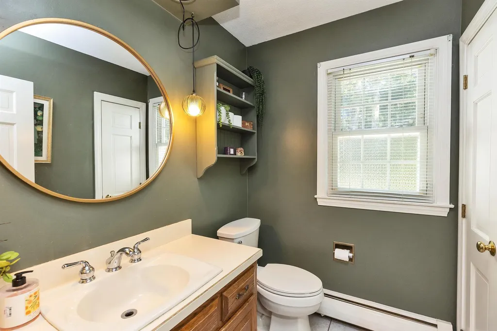 157 Woodcrest Court Manchester NH 03109