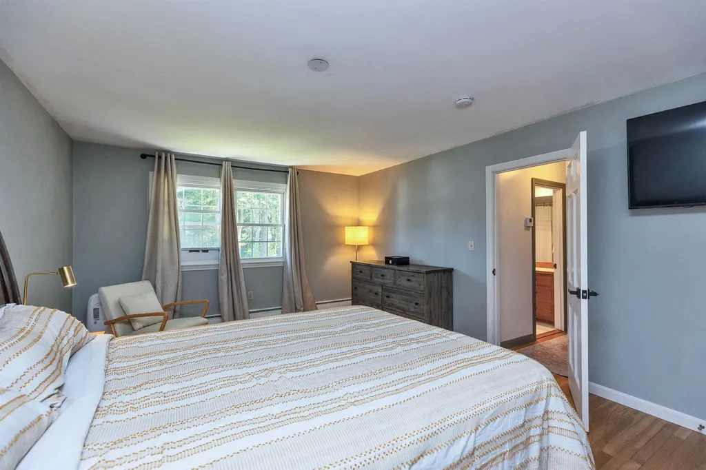 157 Woodcrest Court Manchester NH 03109