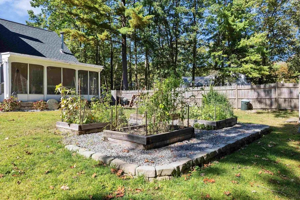 157 Woodcrest Court Manchester NH 03109