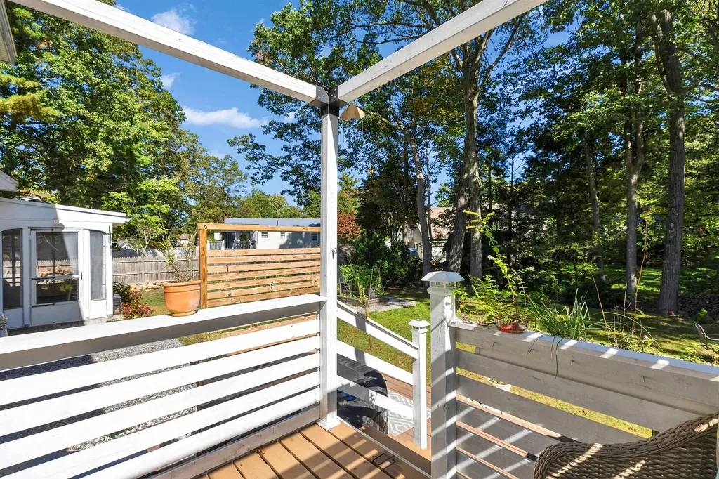 157 Woodcrest Court Manchester NH 03109
