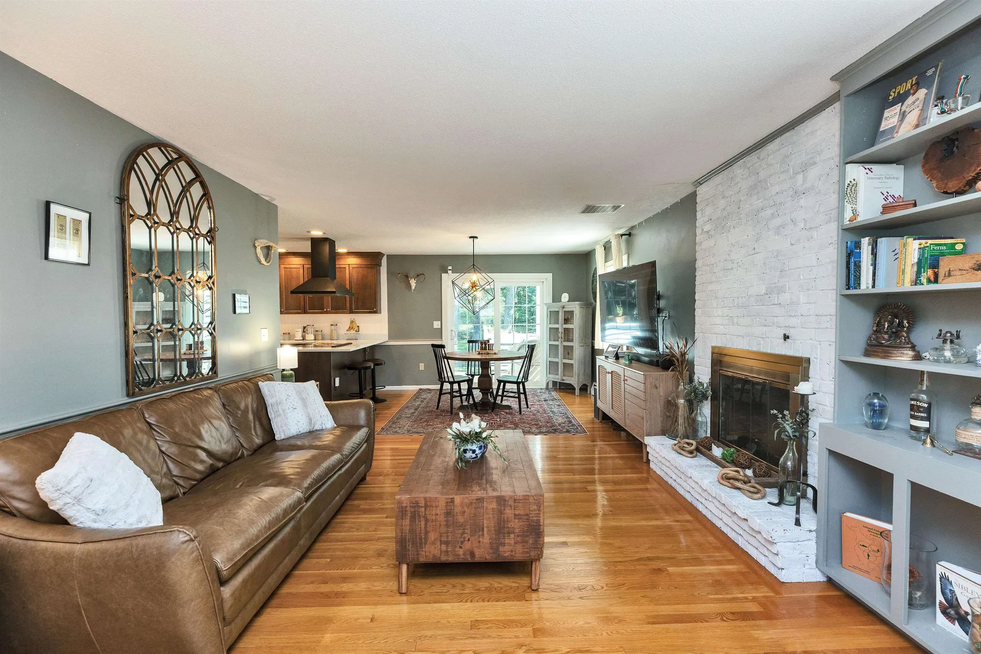 157 Woodcrest Court Manchester NH 03109