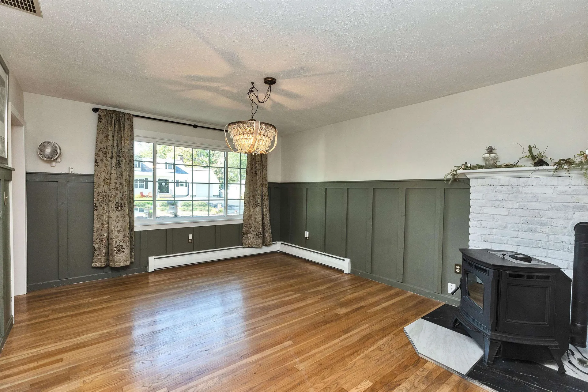 157 Woodcrest Court Manchester NH 03109