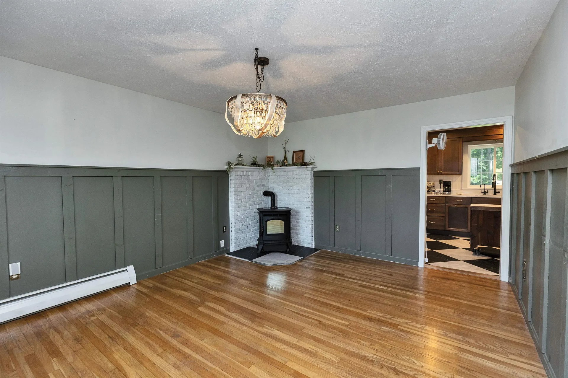 157 Woodcrest Court Manchester NH 03109