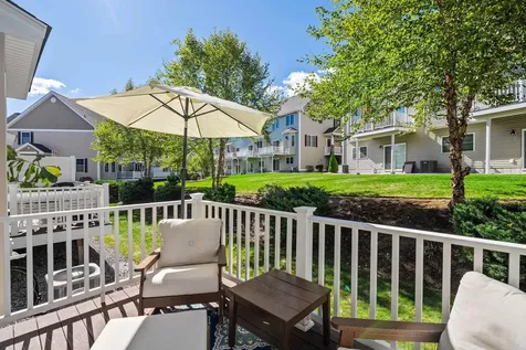 5 Manor Drive Hooksett NH 03106