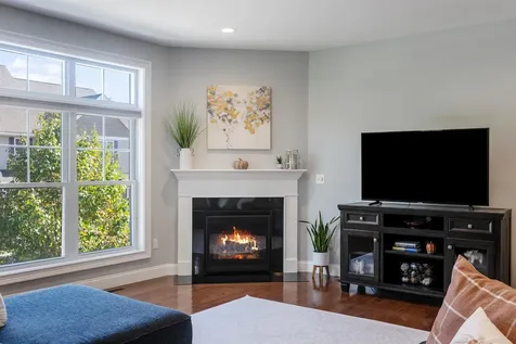 5 Manor Drive Hooksett NH 03106