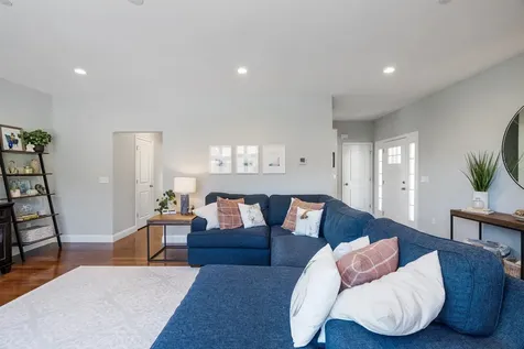 5 Manor Drive Hooksett NH 03106