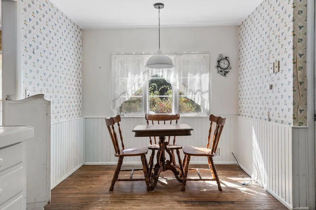 92 Bunker Road New London NH 03257