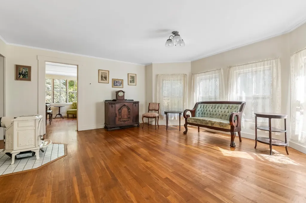 92 Bunker Road New London NH 03257