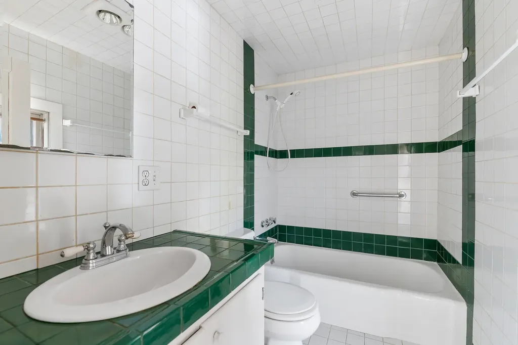 92 Bunker Road New London NH 03257