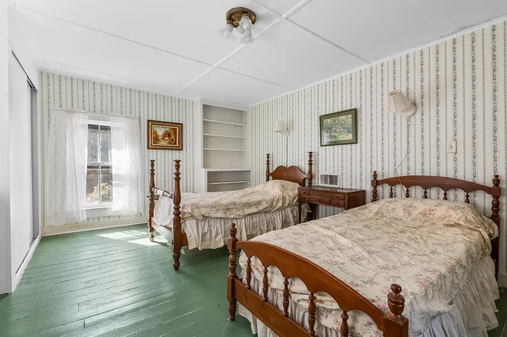 92 Bunker Road New London NH 03257