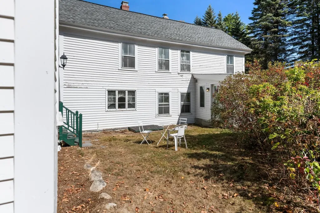 92 Bunker Road New London NH 03257