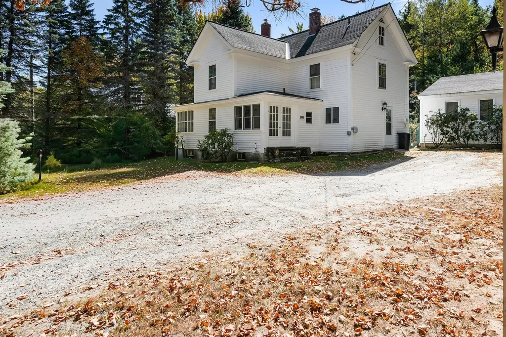 92 Bunker Road New London NH 03257