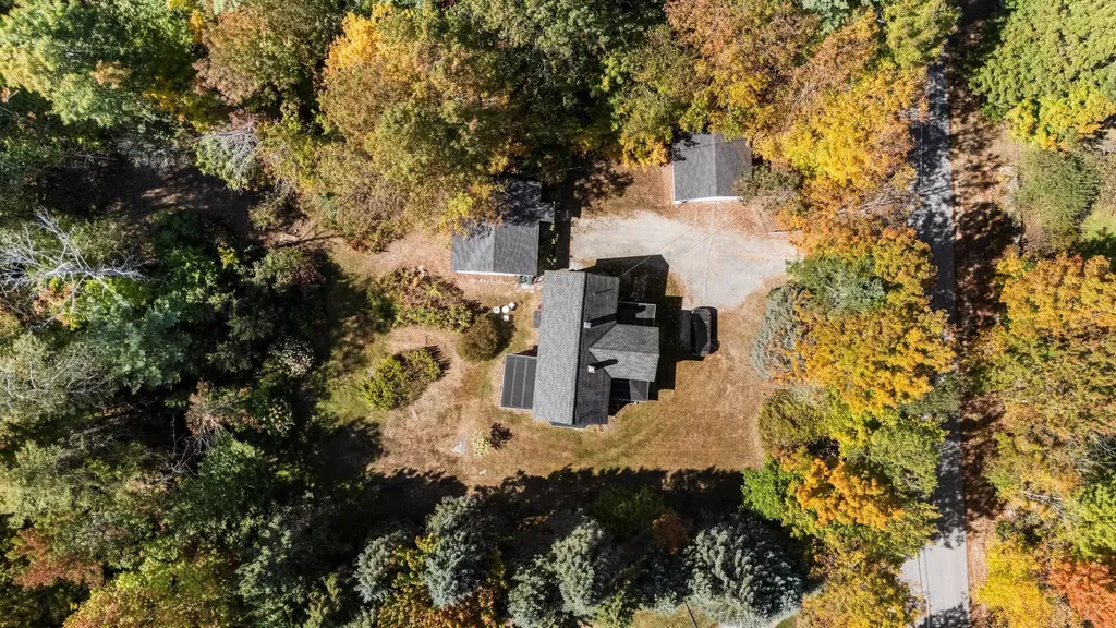 92 Bunker Road New London NH 03257