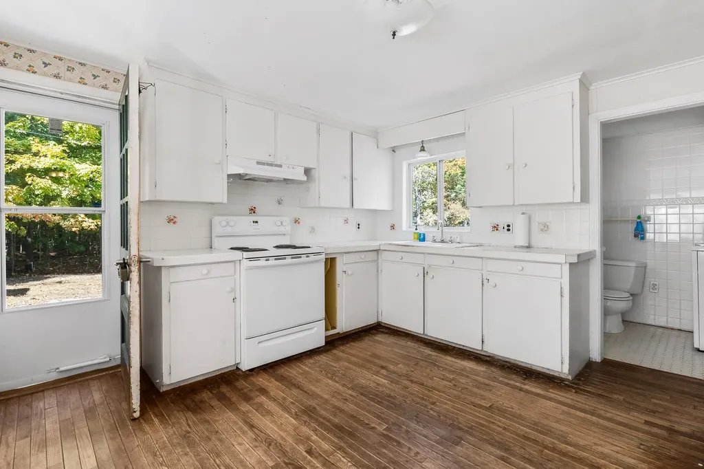 92 Bunker Road New London NH 03257