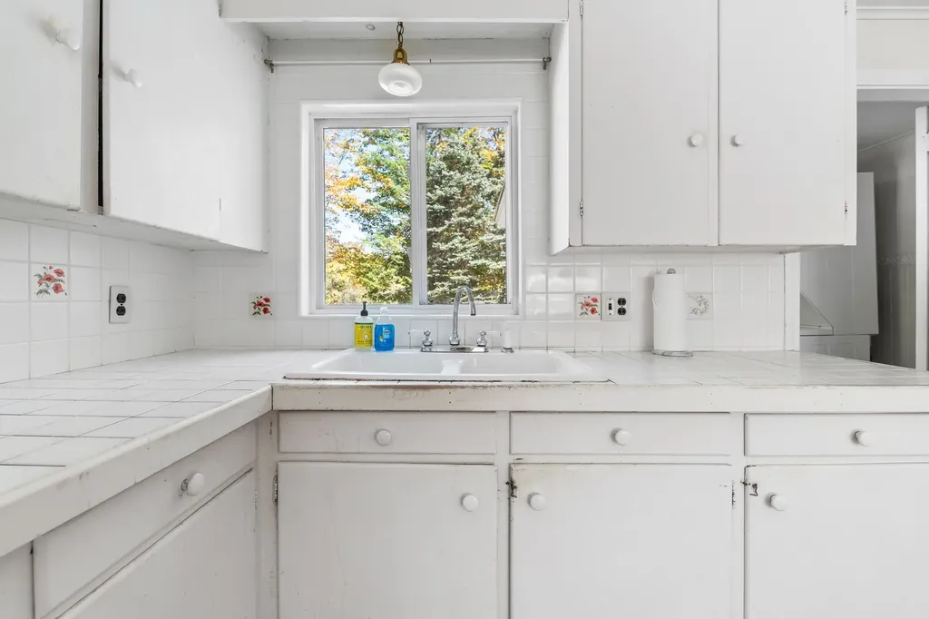 92 Bunker Road New London NH 03257