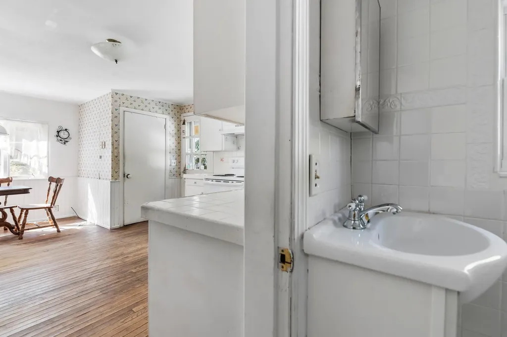 92 Bunker Road New London NH 03257