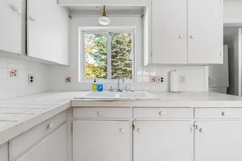 92 Bunker Road New London NH 03257