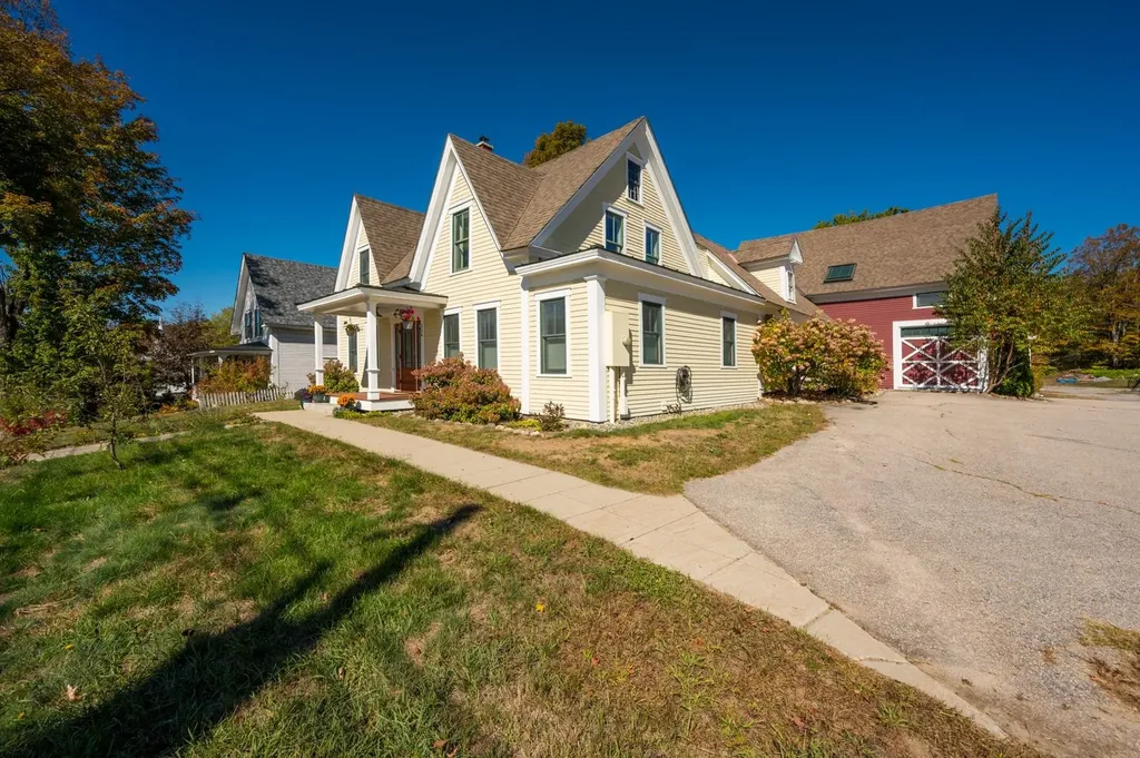 114 East Main Street Bradford NH 03221