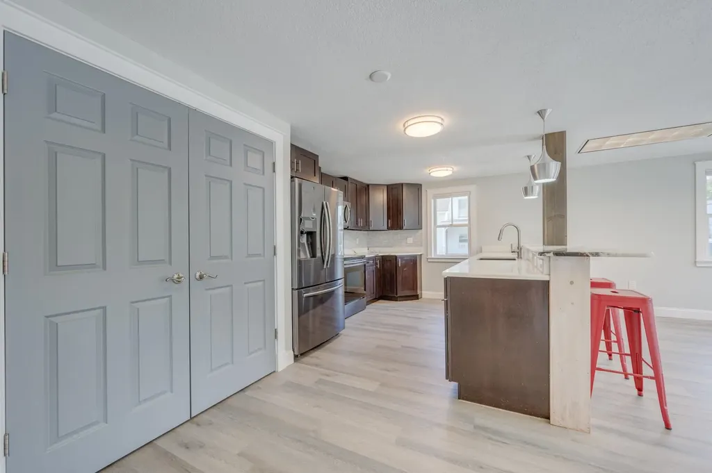 114 East Main Street Bradford NH 03221