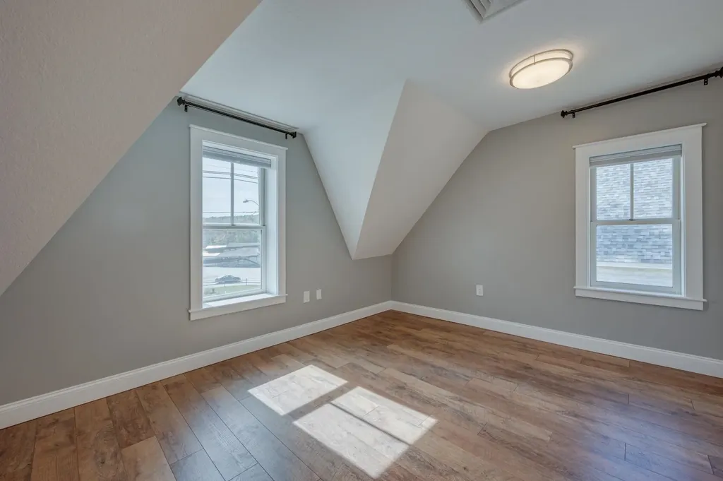 114 East Main Street Bradford NH 03221