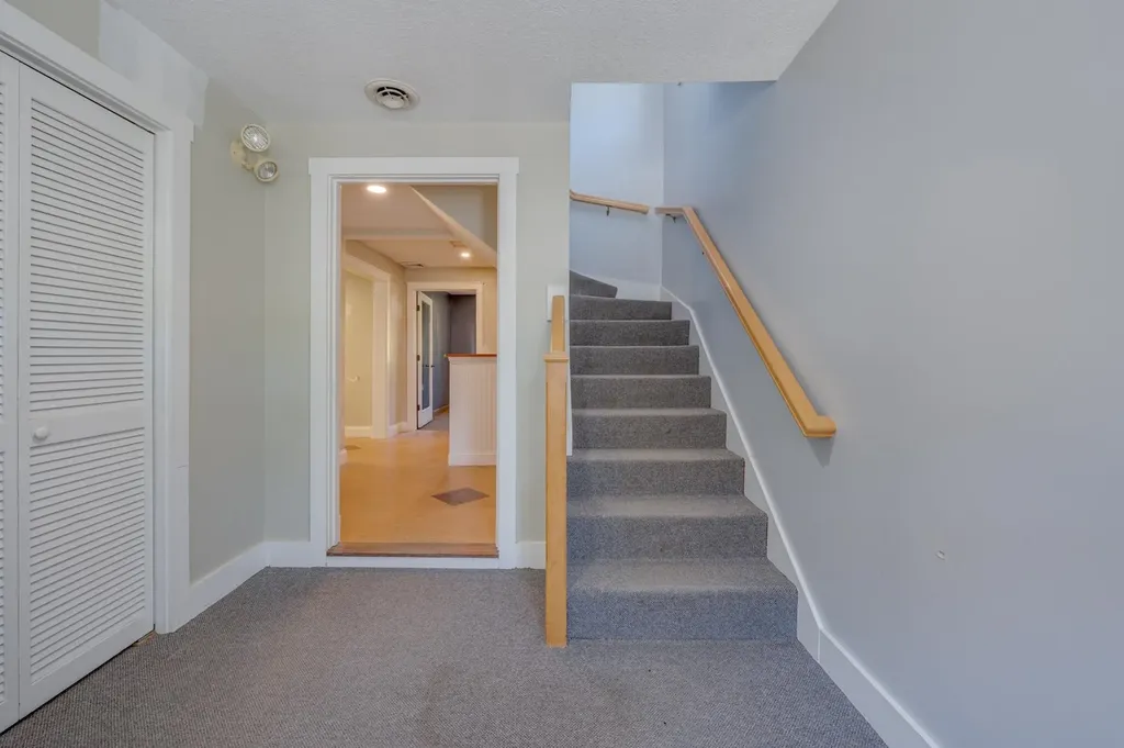 114 East Main Street Bradford NH 03221