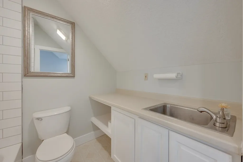 114 East Main Street Bradford NH 03221