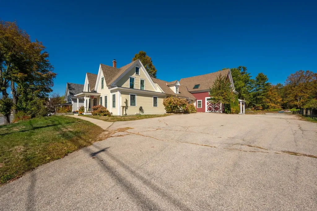 114 East Main Street Bradford NH 03221