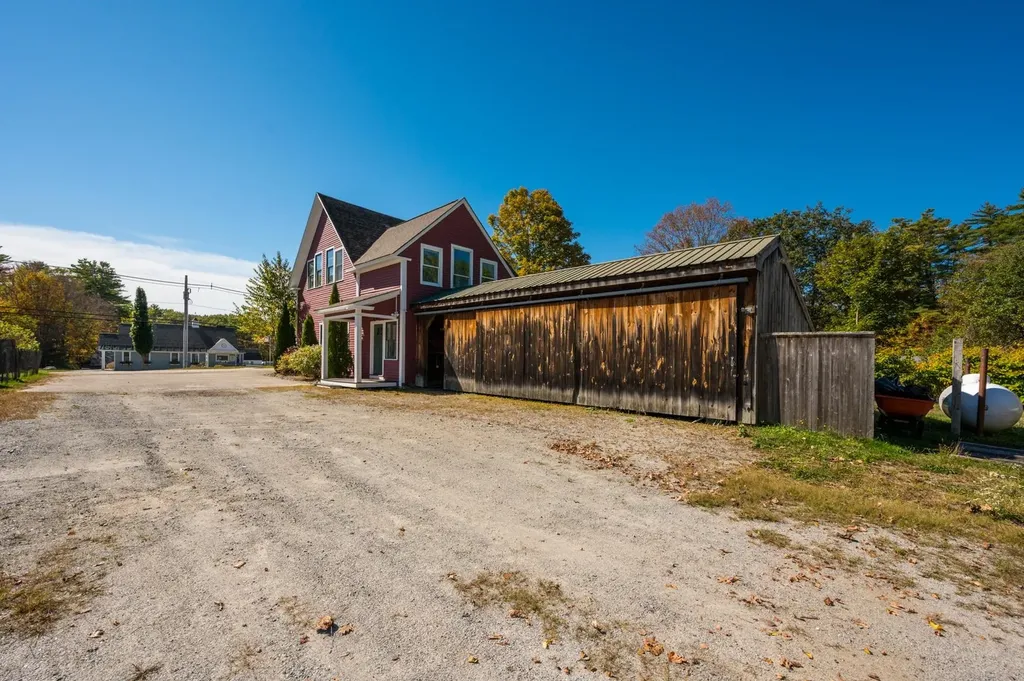 114 East Main Street Bradford NH 03221