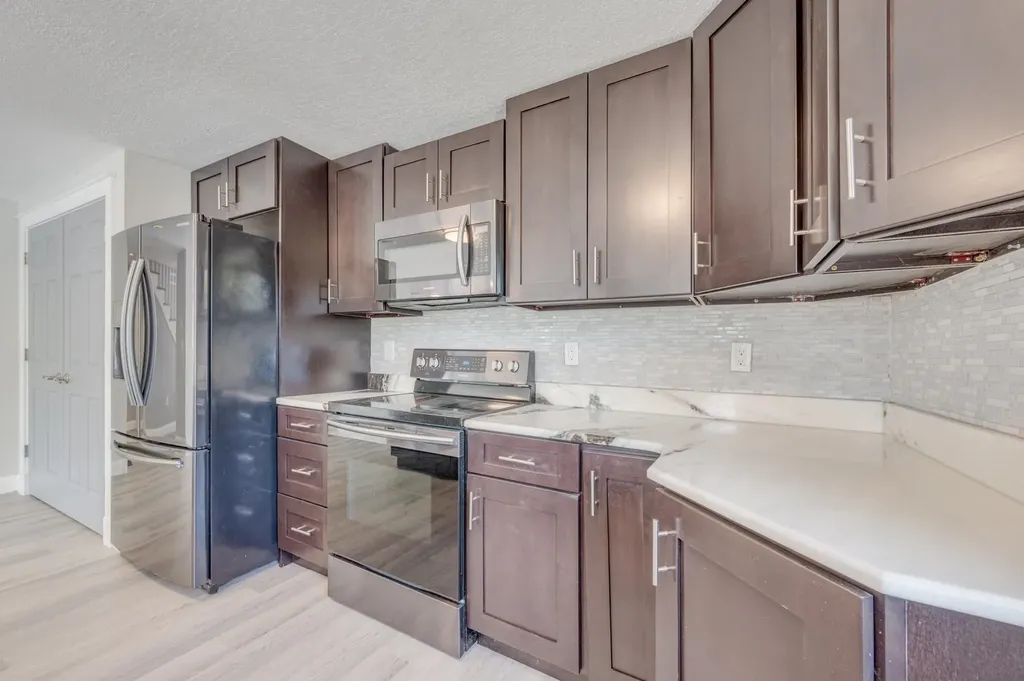 114 East Main Street Bradford NH 03221