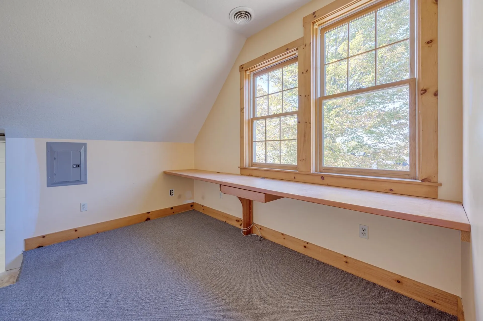 114 East Main Street Bradford NH 03221